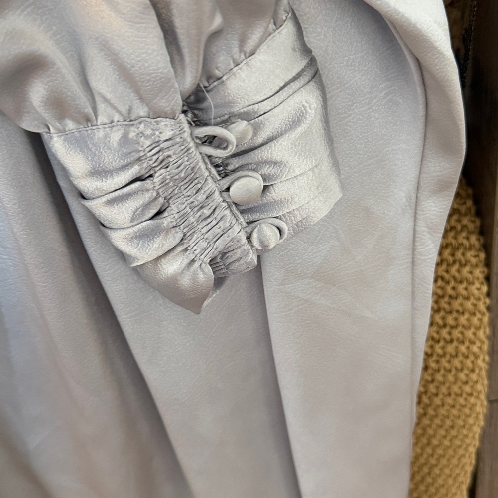 Elegant Silver Women's Top - Picture 6 of 10